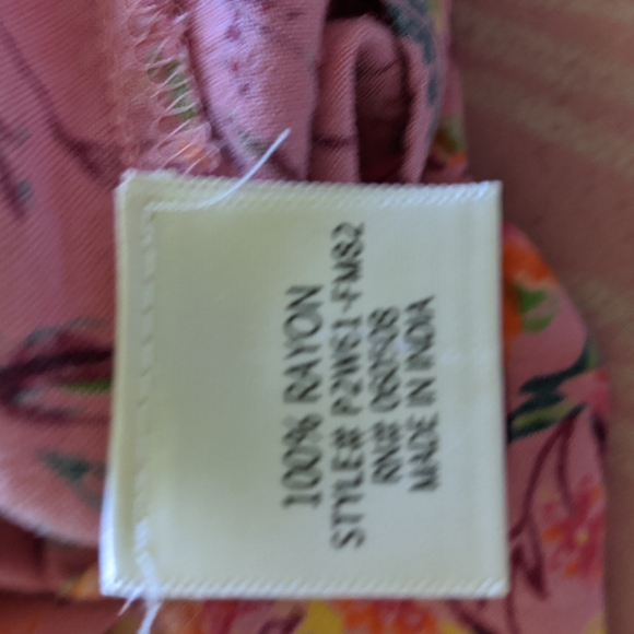 Francesca's, M, Floral sleeveless100% rayon top - Picture 5 of 6